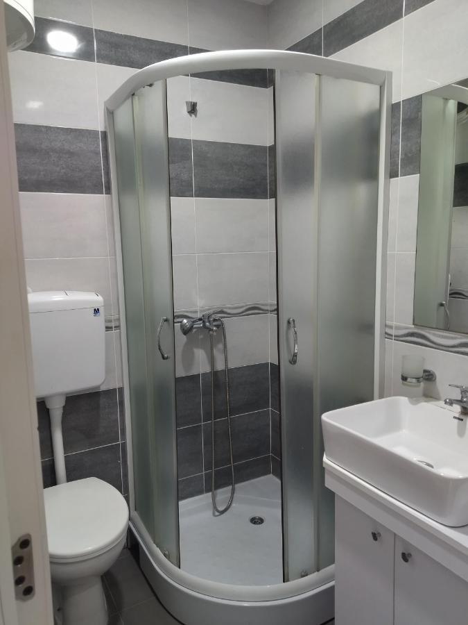 Atina Lux Hostel Leskovac  Zewnętrze zdjęcie