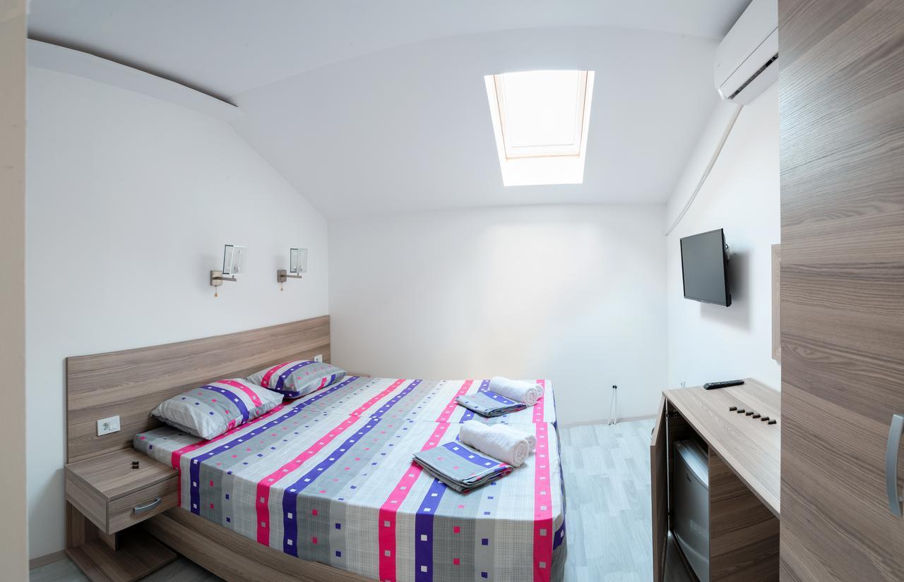 Atina Lux Hostel Leskovac  Zewnętrze zdjęcie