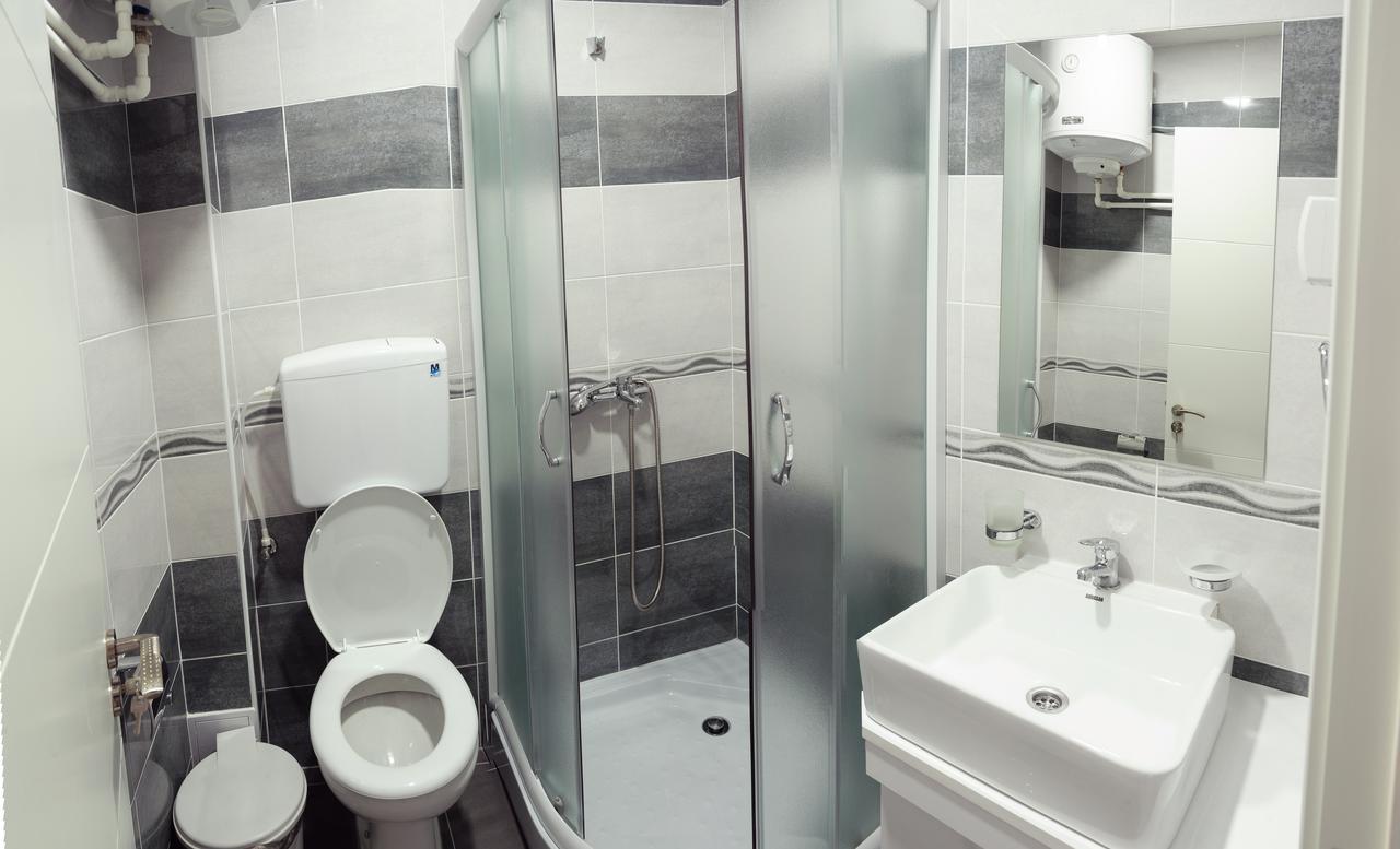 Atina Lux Hostel Leskovac  Zewnętrze zdjęcie